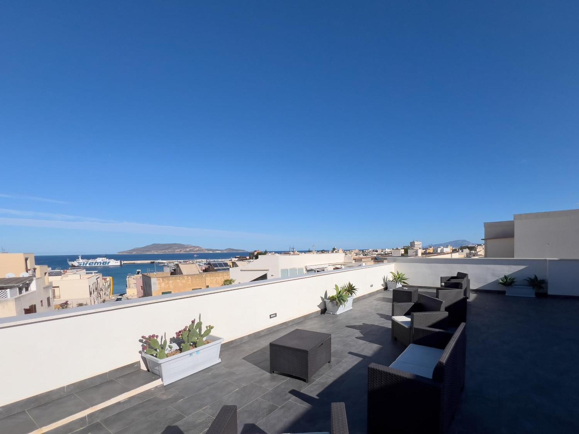 Ponente & Maestro Rooms Favignana Dış mekan fotoğraf